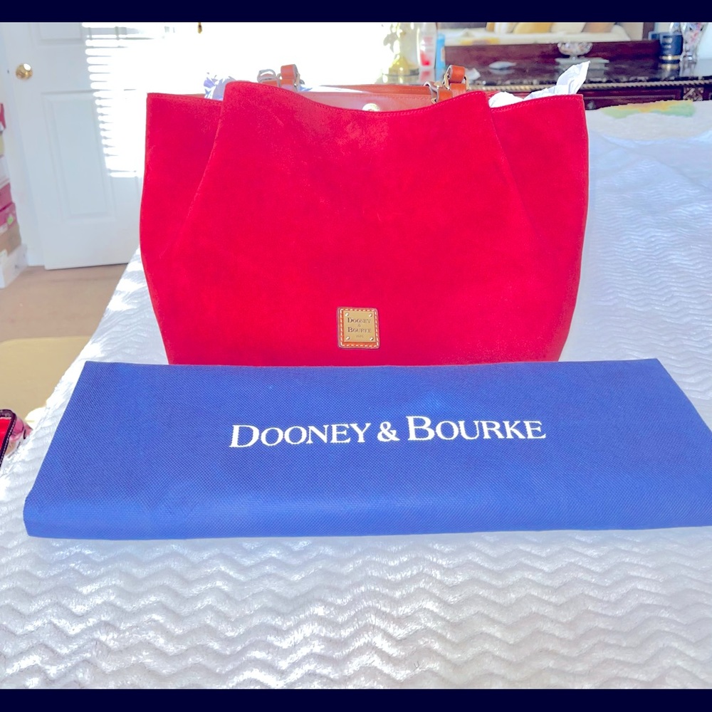 ⚜️🌹Dooney & Bourke Suede Handbag🌹⚜️